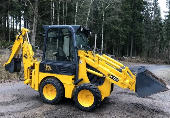 Mini terna JCB 1CX (2002) – 3.300 ore