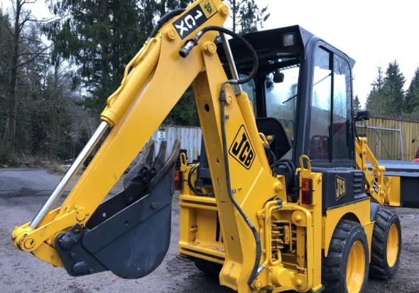 Mini terna JCB 1CX (2002) – 3.300 ore