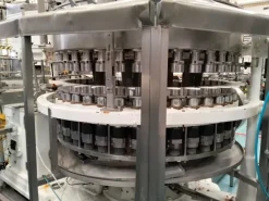 M338 Monoblocco riempimento lattine usato Crown Bevcorp