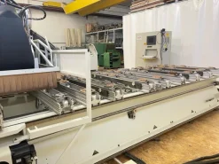MN1068-1435Centro di lavoro per falegnameria