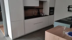 Mobile cucina ad angolo, completo di elettrodomestici