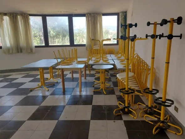 3#8247 Mobili e Arredi vari