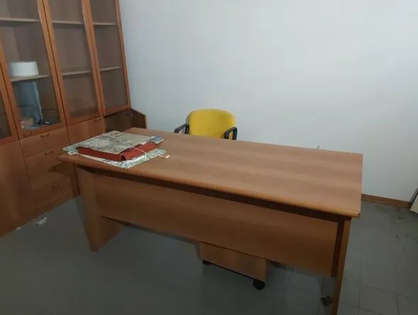 3#8247 Mobili e Arredi vari