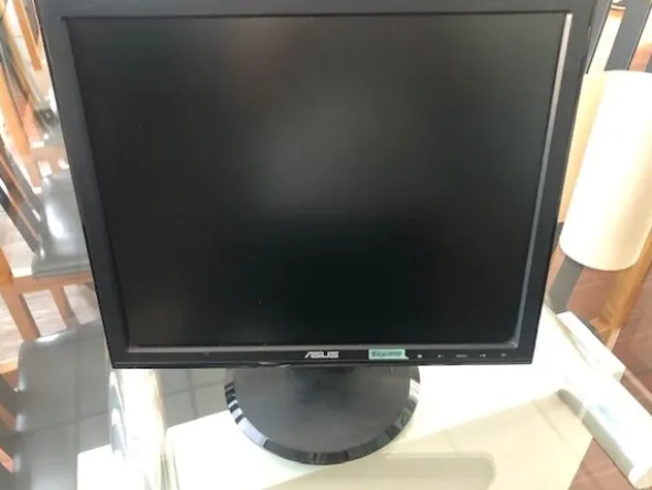 8#8032 Monitor schermo Asus e lettori barcode scanner Axon