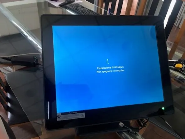 8#8032 Monitor schermo Asus e lettori barcode scanner Axon