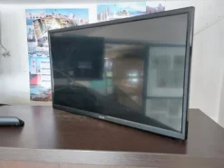 6#7645 Monitor Tv Samsung e Tv Akai