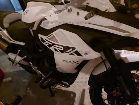 2#8907 Motociclo Benelli