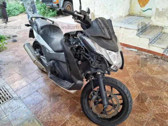 2#9023 Motociclo Honda NC750D