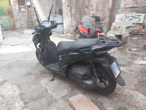 1#8802 Motociclo Honda SH