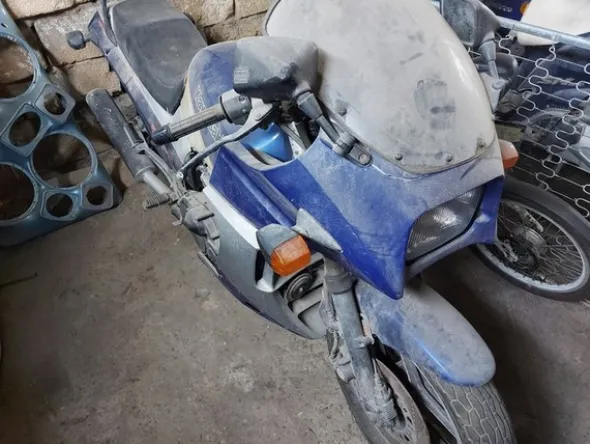11#5392 Motociclo Kawasaki ZX 900