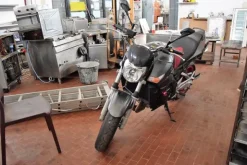 2#4160 Motociclo Suzuki 600