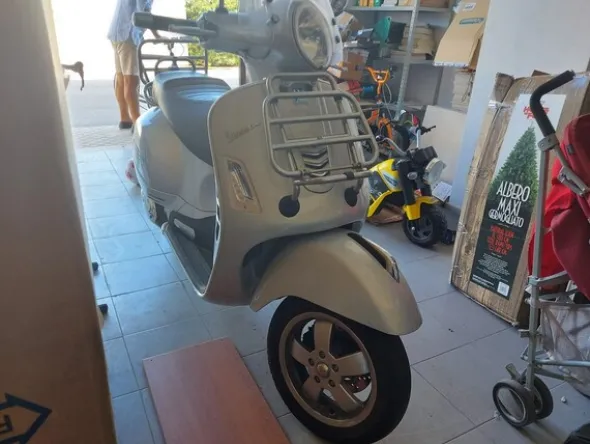 3#5558 Motociclo Vespa Piaggio