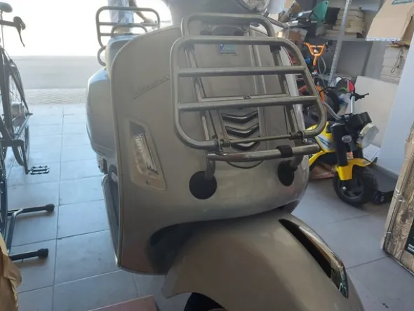 3#5558 Motociclo Vespa Piaggio