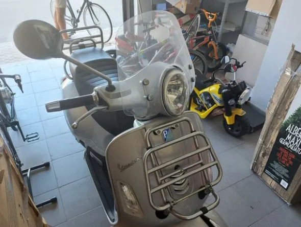 3#5558 Motociclo Vespa Piaggio