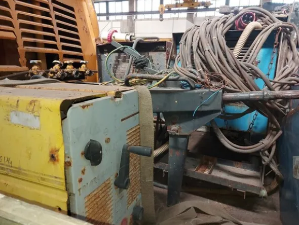 17#7028 Motocompressore Atlas e saldatrici