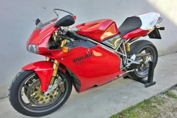 7#3672 Moto Ducati 996