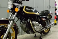 17#9982 Moto Ducati 900 Darmah