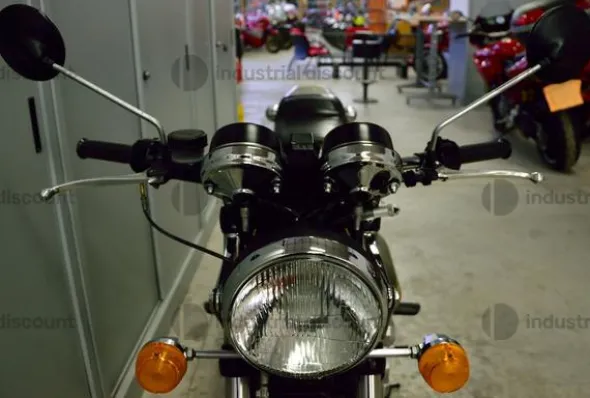 17#9982 Moto Ducati 900 Darmah