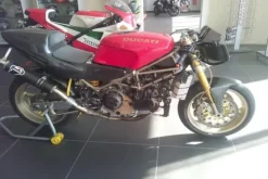 40#3672 Moto Ducati 888 Racing