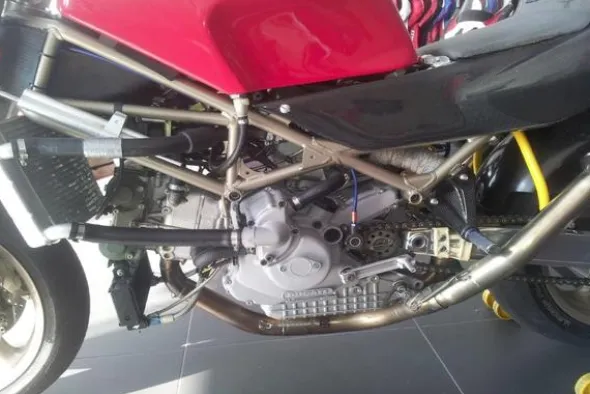 40#3672 Moto Ducati 888 Racing