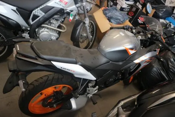 1#3474 Moto Honda CBR125