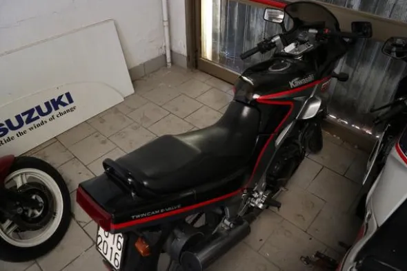 406#2697 Moto Kawasaki EX 500 AB