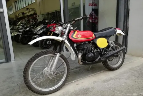 21#3672 Moto Montesa Enduro 250cc