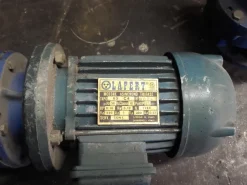 MOTORI ELETTRICI CON RIDUTTORE