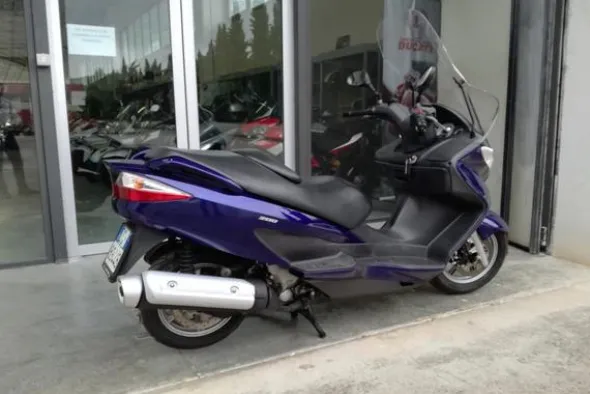 25#3672 Moto Suzuki Burgman 200cc