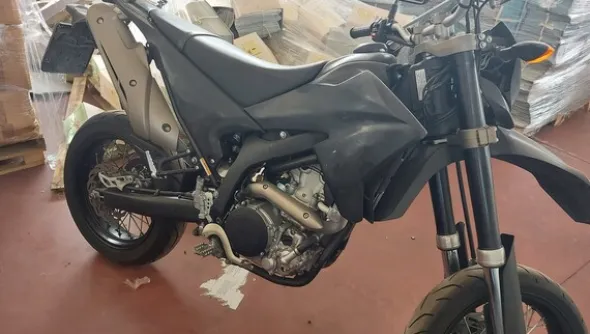 42#5491 Moto Yamaha VR250