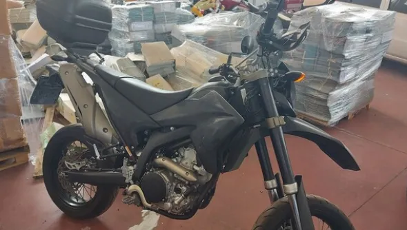 42#5491 Moto Yamaha VR250