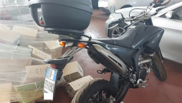 42#5491 Moto Yamaha VR250