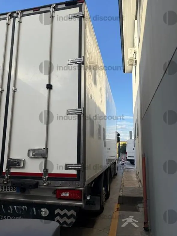 1#9827 Motrice frigo Scania R490 e rimorchio