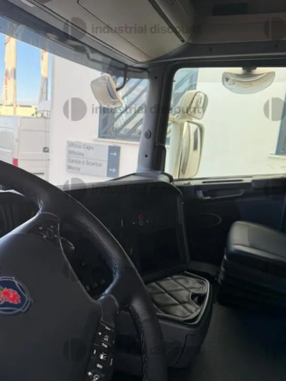 1#9827 Motrice frigo Scania R490 e rimorchio