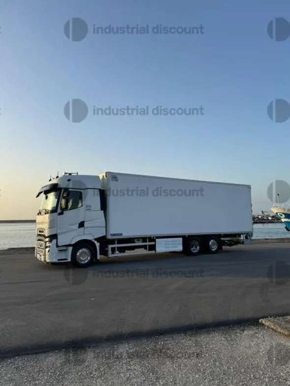 1#9675 Motrice Renault T480