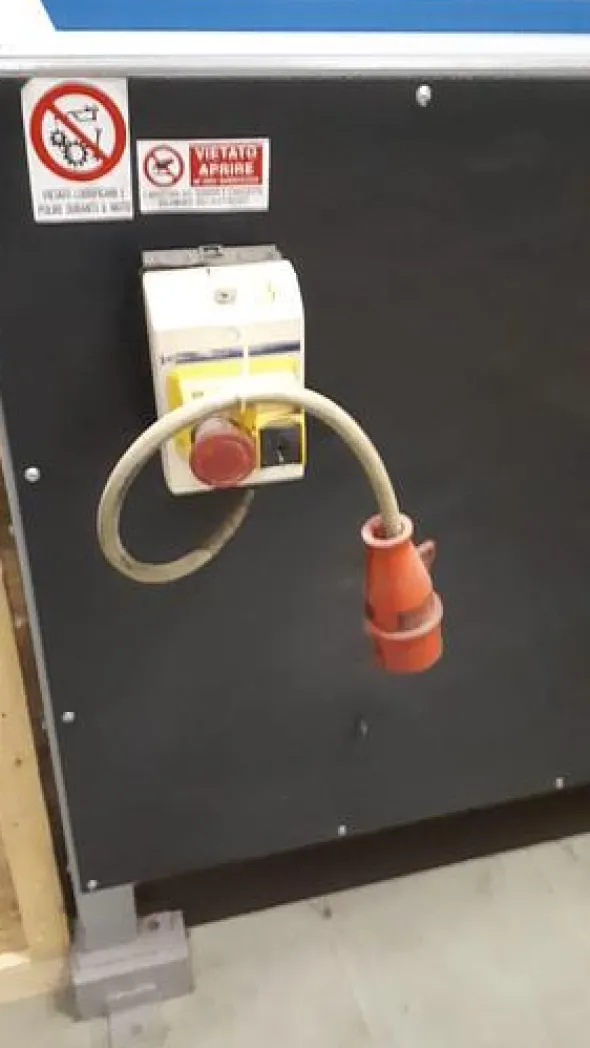 MOVABLE SCREW CONVEYOR WITH HOPPER