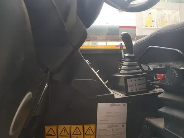 10#3769 Movimentatore telescopico rigido JCB