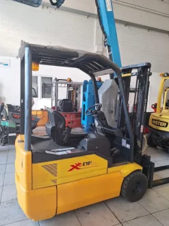 Muletti e scaffalature Caserta