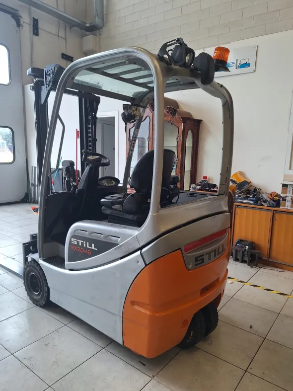 Muletti e scaffalature napoli