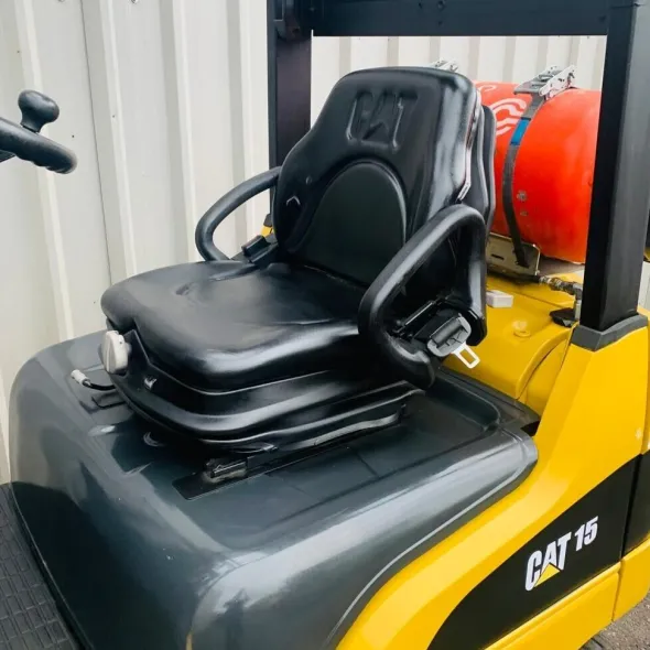 Muletto Caterpillar GP15N