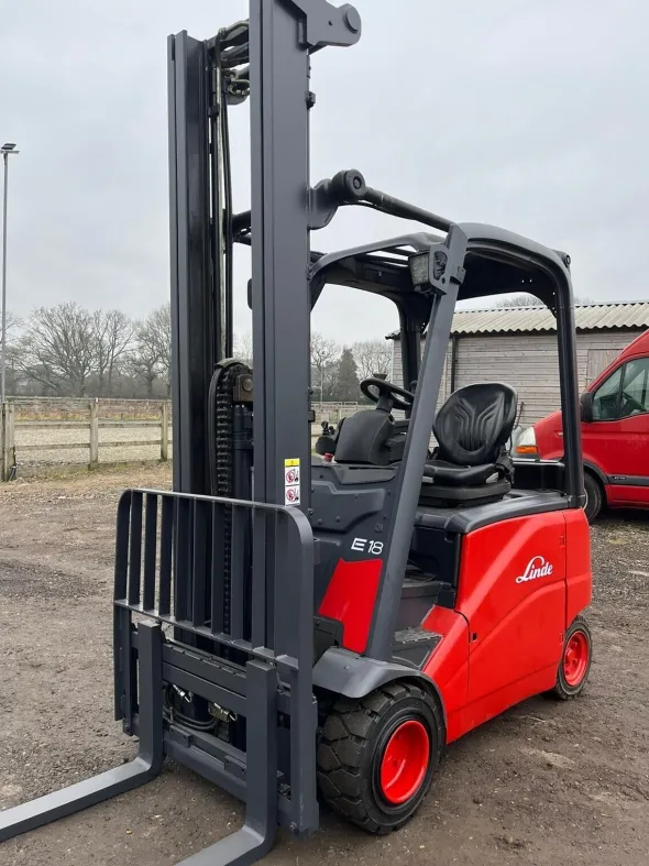 Muletto elettrico Linde E18