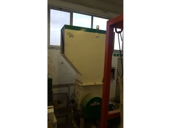 MULINO - GRANULATORE MOD.D-60 insonorizzato