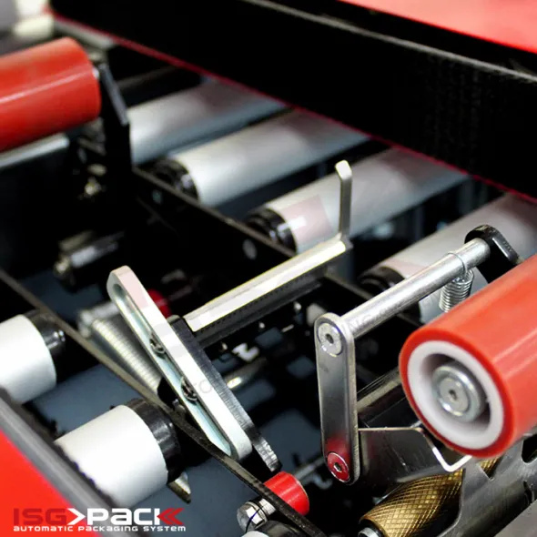 Nastratrice semiautomatica per scatole