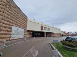 #26266 Negozi a reddito in centro commerciale con impianto fotovoltaico