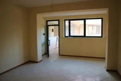#14757 Negozi e uffici in edificio polifunzionale