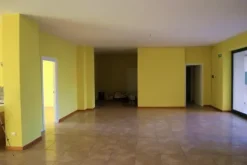 #14757 Negozi e uffici in edificio polifunzionale
