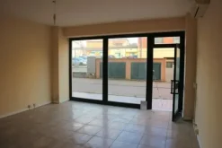 #14757 Negozi e uffici in edificio polifunzionale