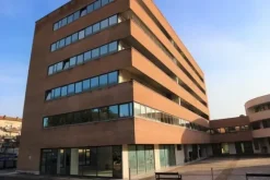 #14757 Negozi e uffici in edificio polifunzionale