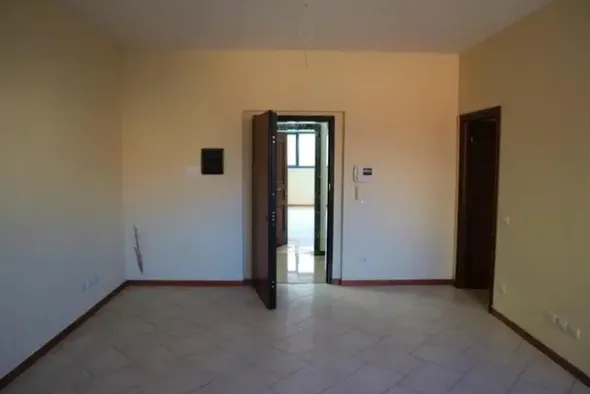 #14757 Negozi e uffici in edificio polifunzionale