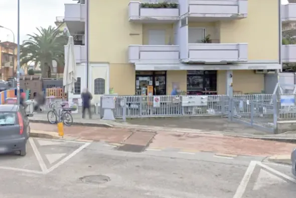 #18500 Negozio adibito a bar con corte esclusiva